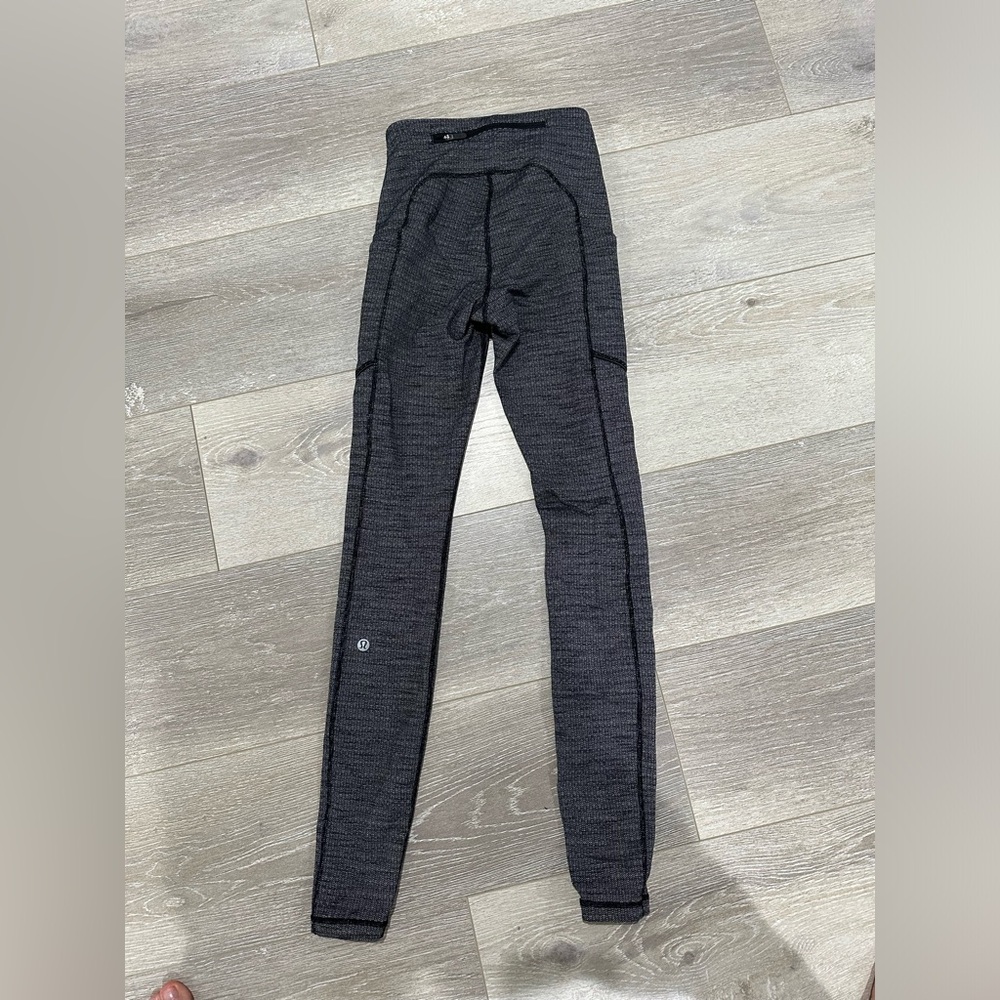 Lululemon SPEED UP TIGHT heather gray pants w/ pockets -Gently Used- Size 2 - Picture 3 of 5